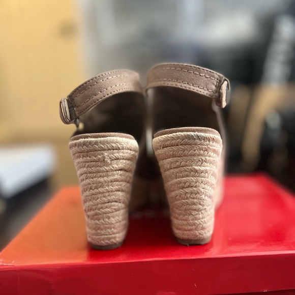 Cayla Microsuede Espadrille Wedge Pumps , Universal Thread - Picture 4 of 7